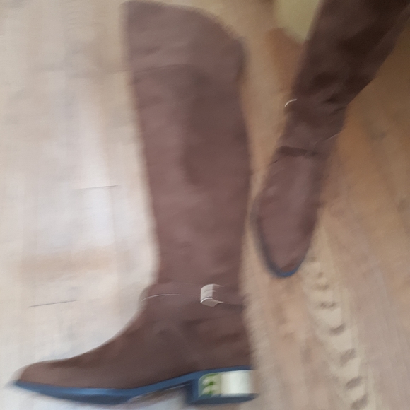 Over.the knee brown boots - Picture 7 of 8